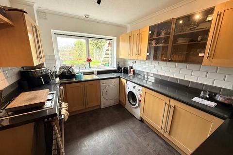 3 bedroom detached house to rent, Penarth Rise, Nottingham, NG5