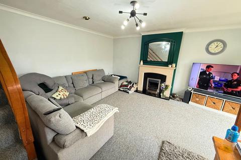 3 bedroom detached house to rent, Penarth Rise, Nottingham, NG5