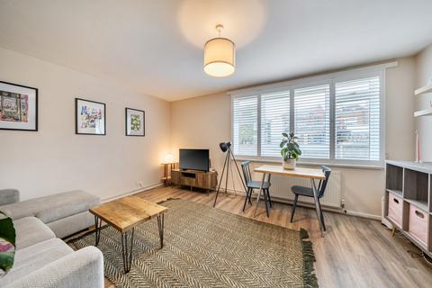 2 bedroom flat for sale, Evelina Road, Nunhead, London, SE15