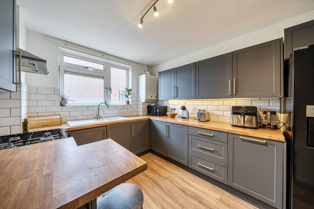 1428776-21-69b821...