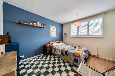 2 bedroom flat for sale, Evelina Road, Nunhead, London, SE15