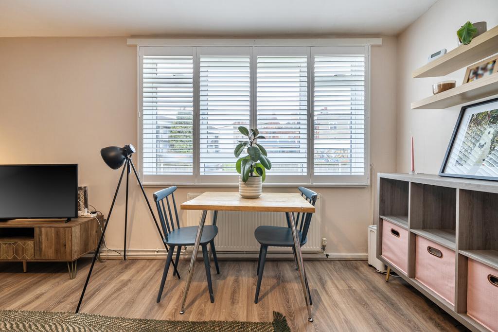 1428776-8-69b8190...