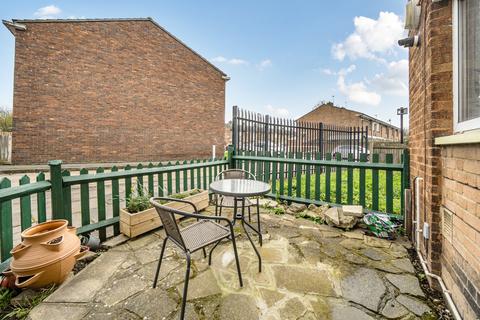 2 bedroom flat for sale, Evelina Road, Nunhead, London, SE15