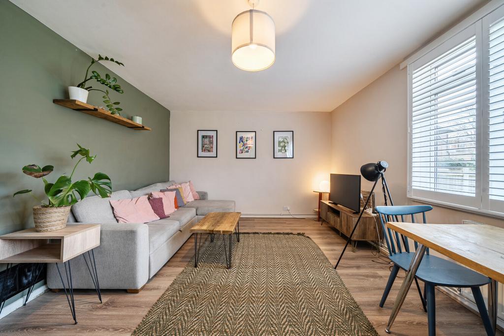 1428776-11-69b819...