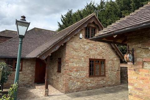 3 bedroom detached house to rent, Brook Lane, Snodland