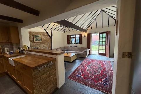 3 bedroom detached house to rent, Brook Lane, Snodland