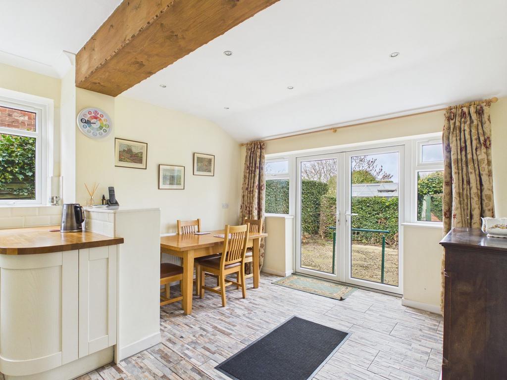 Dining kitchen