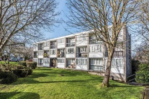 Studio to rent, Ashbourne Court, Ashbourne Close, North Finchley, N12