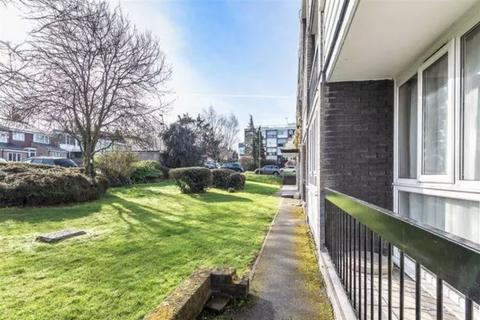 Studio to rent, Ashbourne Court, Ashbourne Close, North Finchley, N12