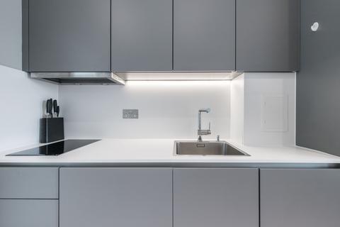 Studio to rent, Flat 15 50-52 St Quintin Avenue