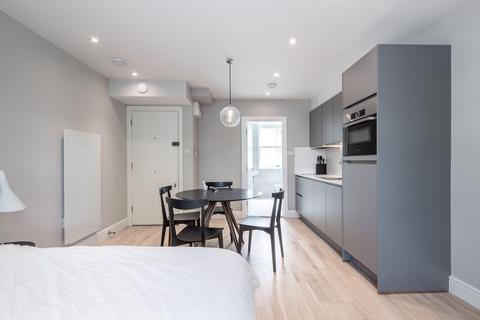 Studio to rent, Flat 15 50-52 St Quintin Avenue