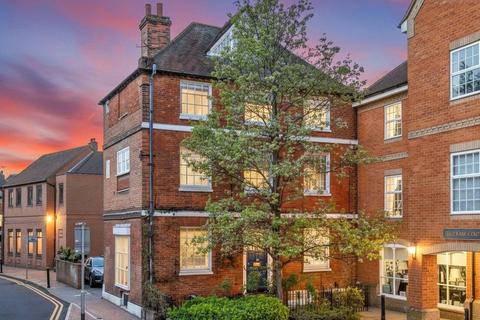 Rose Street, Berkshire RG40