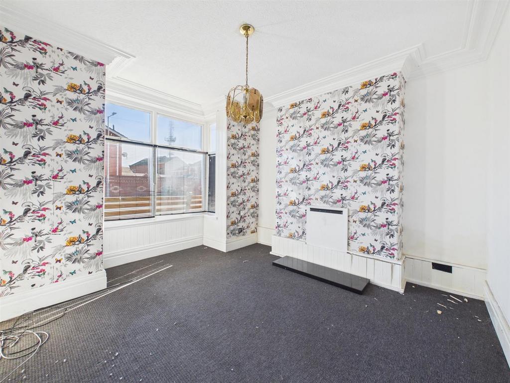Dining room: