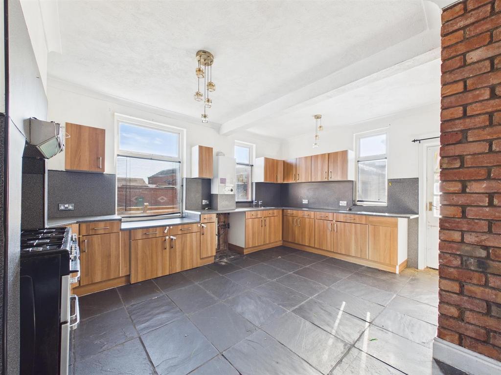 Kitchen: