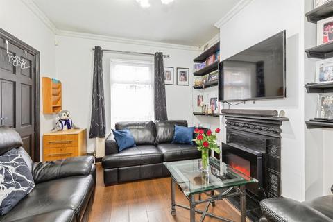 3 bedroom end of terrace house for sale, Pagitt Street, CHATHAM