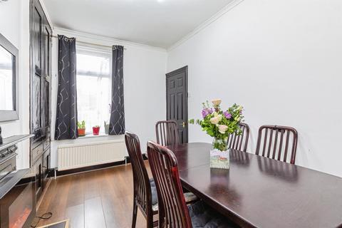 3 bedroom end of terrace house for sale, Pagitt Street, CHATHAM