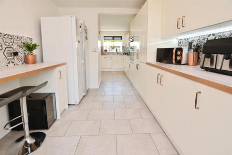 4 bedroom detached house for sale, Oak Tree Walk, Crowle, Scunthorpe