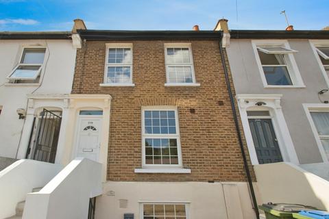 2 bedroom flat for sale, Congleton Grove, London, SE18