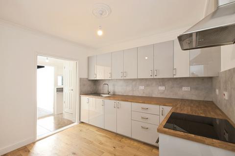 2 bedroom flat for sale, Congleton Grove, London, SE18