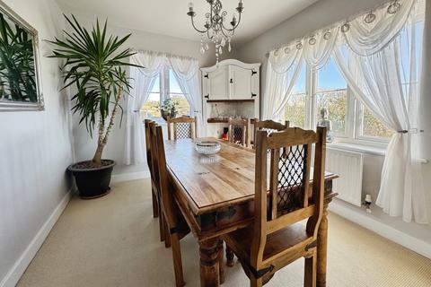 3 bedroom end of terrace house for sale, Park Road, St. Osyth, Clacton-on-Sea