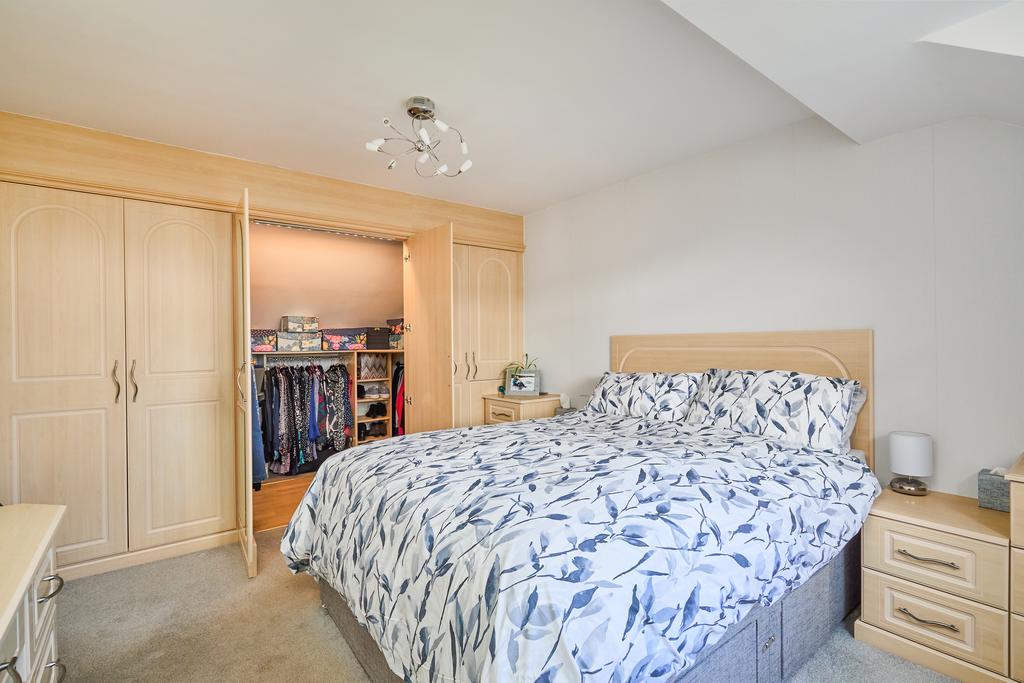 Walk-In-Wardrobe