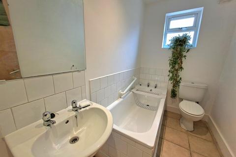 2 bedroom ground floor flat for sale, Fletton Avenue, Peterborough