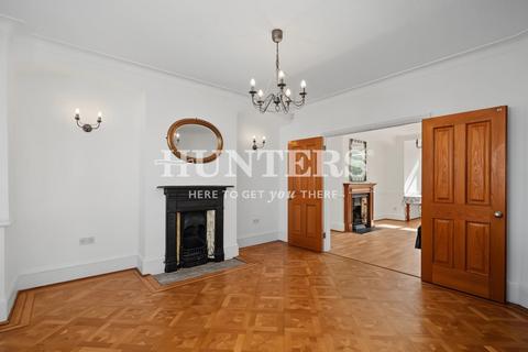 4 bedroom semi-detached house to rent, Wren Avenue, NW2
