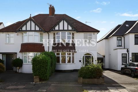 4 bedroom semi-detached house to rent, Wren Avenue, NW2