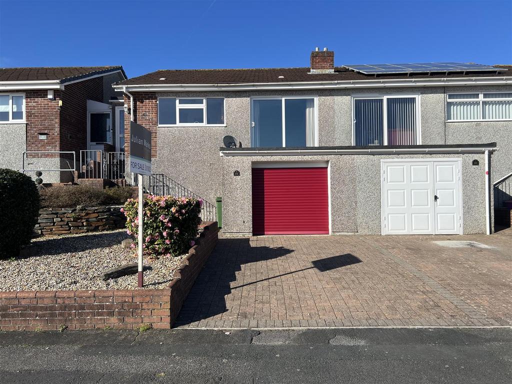 Tithe road, plympton, plymouth pl7 4 qq