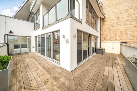 3 bedroom flat to rent, Tanner Street, London, SE1