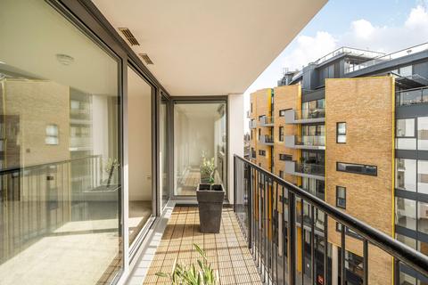 3 bedroom flat to rent, Tanner Street, London, SE1
