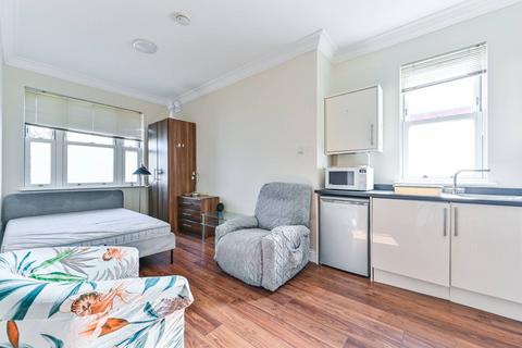 undefined, High Road, Stoke Newington, London, N15