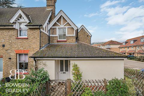 2 bedroom flat for sale, Thomas Barnardo Way, Barkingside, IG6