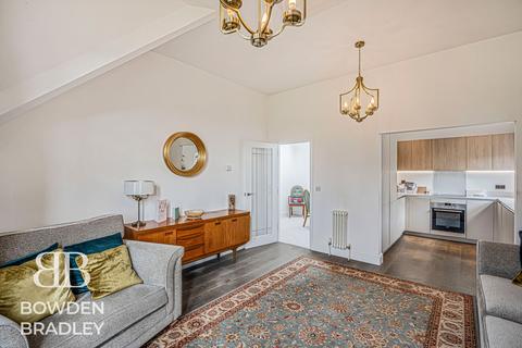 2 bedroom flat for sale, Thomas Barnardo Way, Barkingside, IG6