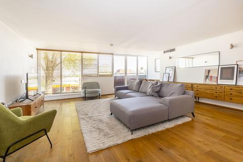 3 bedroom apartment to rent, Sheen Road Richmond TW9