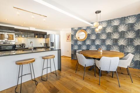 3 bedroom apartment to rent, Sheen Road Richmond TW9