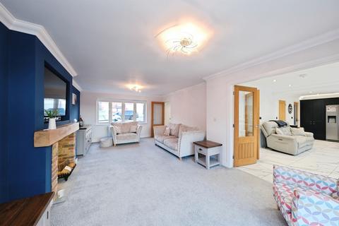4 bedroom detached house for sale, Southgate Road, Warsop, Mansfield