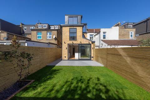 undefined, St. Georges Road, London, E10