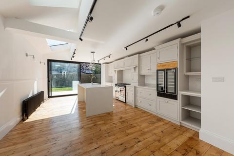 undefined, St. Georges Road, London, E10