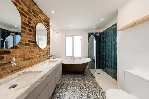 undefined, St. Georges Road, London, E10