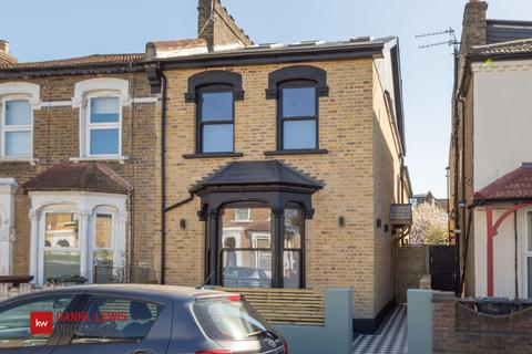 undefined, St. Georges Road, London, E10