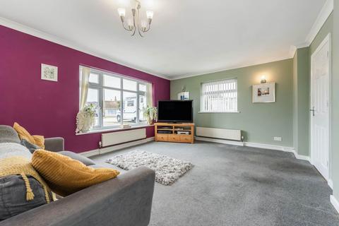 2 bedroom detached bungalow for sale, Grayswood Avenue, Bracklesham Bay, West Sussex, PO20