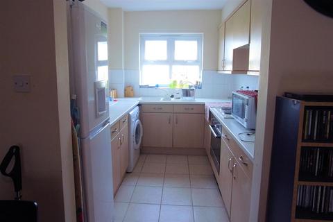 2 bedroom apartment to rent, Burleigh Gardens, Woking, Surrey, GU21