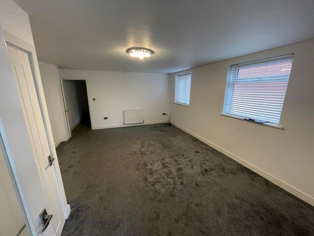 16 FLAT LIVING ROOM.jpg