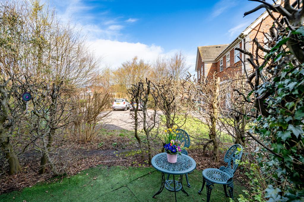 41-Avocet-Way-08436
