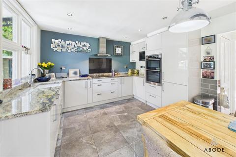 5 bedroom detached house for sale, Branston Road, Burton-On-Trent DE13