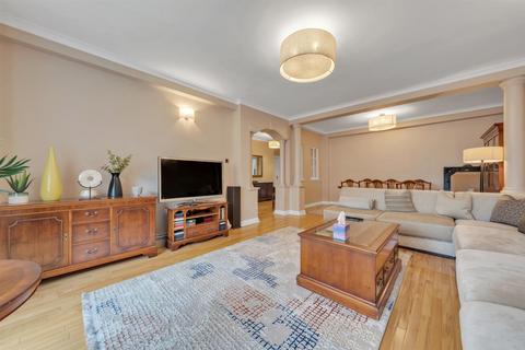 3 bedroom apartment for sale, Greville Place, London, NW6