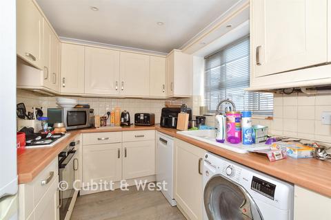 3 bedroom end of terrace house for sale, Bakers Close, Horsham RH13