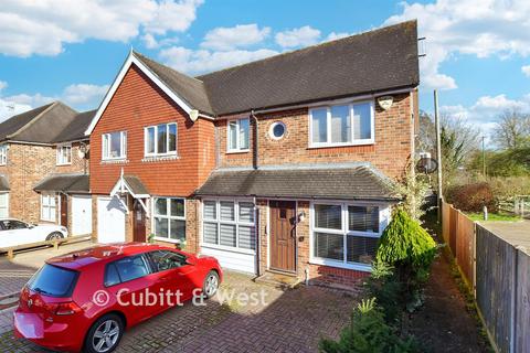 3 bedroom end of terrace house for sale, Bakers Close, Horsham RH13