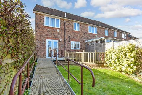 3 bedroom end of terrace house for sale, Bakers Close, Horsham RH13